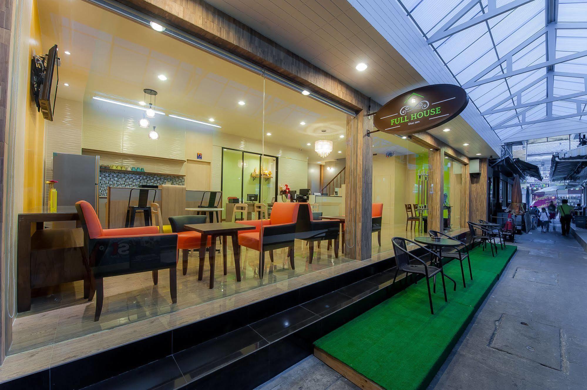 Full House Hotel Bangkok Bagian luar foto